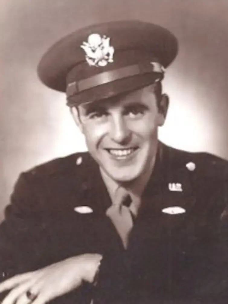 Portrait of Eugene Francis Walker (1917–1944) – memorial page