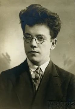 Portrait of Johannes Selliov (1909–1991) – memorial page