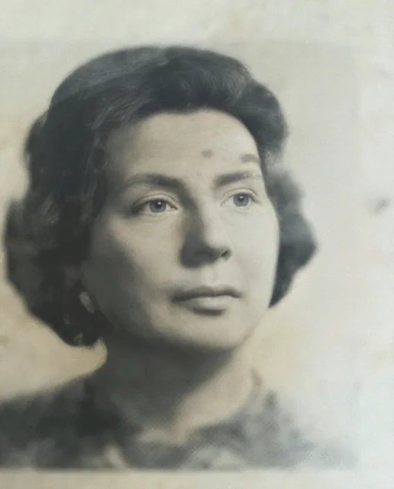 Portrait of Carmen de Figueiredo (1914–2006) – memorial page