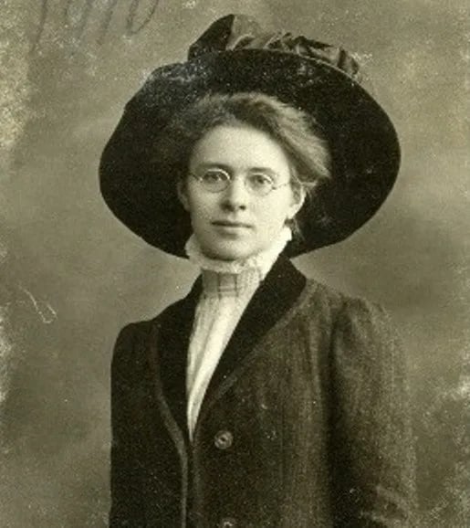 Portrait of Marie Reisik (1887–1941) – memorial page