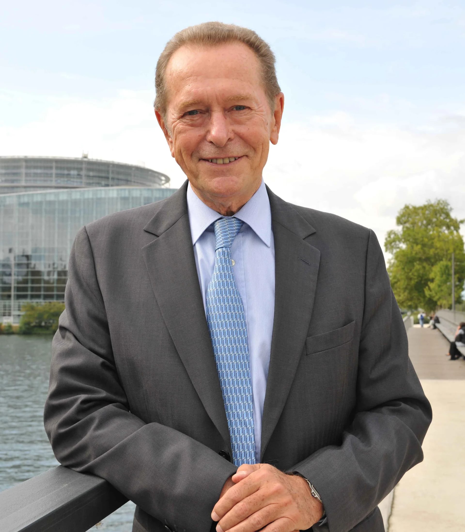 Portrait of Dominique Baudis (1947–2014) – memorial page