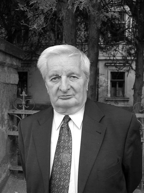 Portrait of Béla Pomogáts (1934–2023) – memorial page