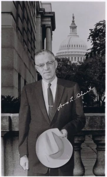 Porträt von Don L. Short (1903–1982) – Gedenkseite