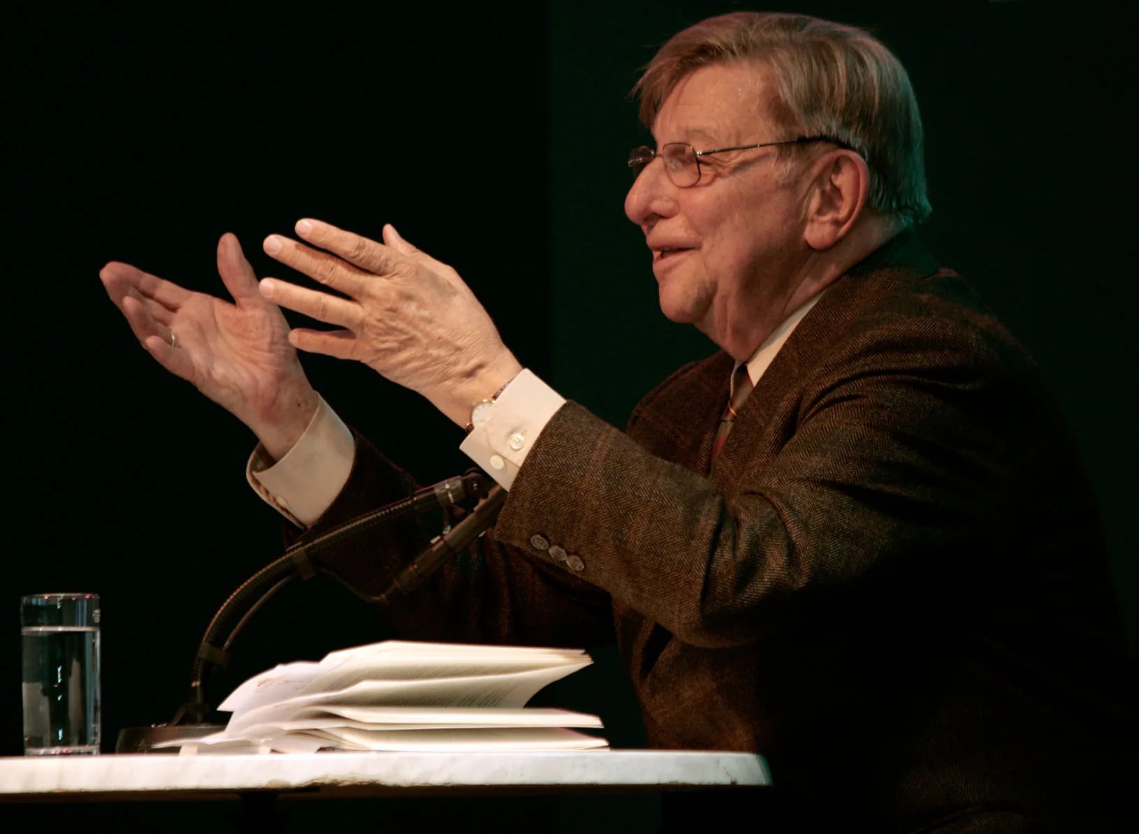 Porträt von Hugo Portisch (1927–2021) – Gedenkseite