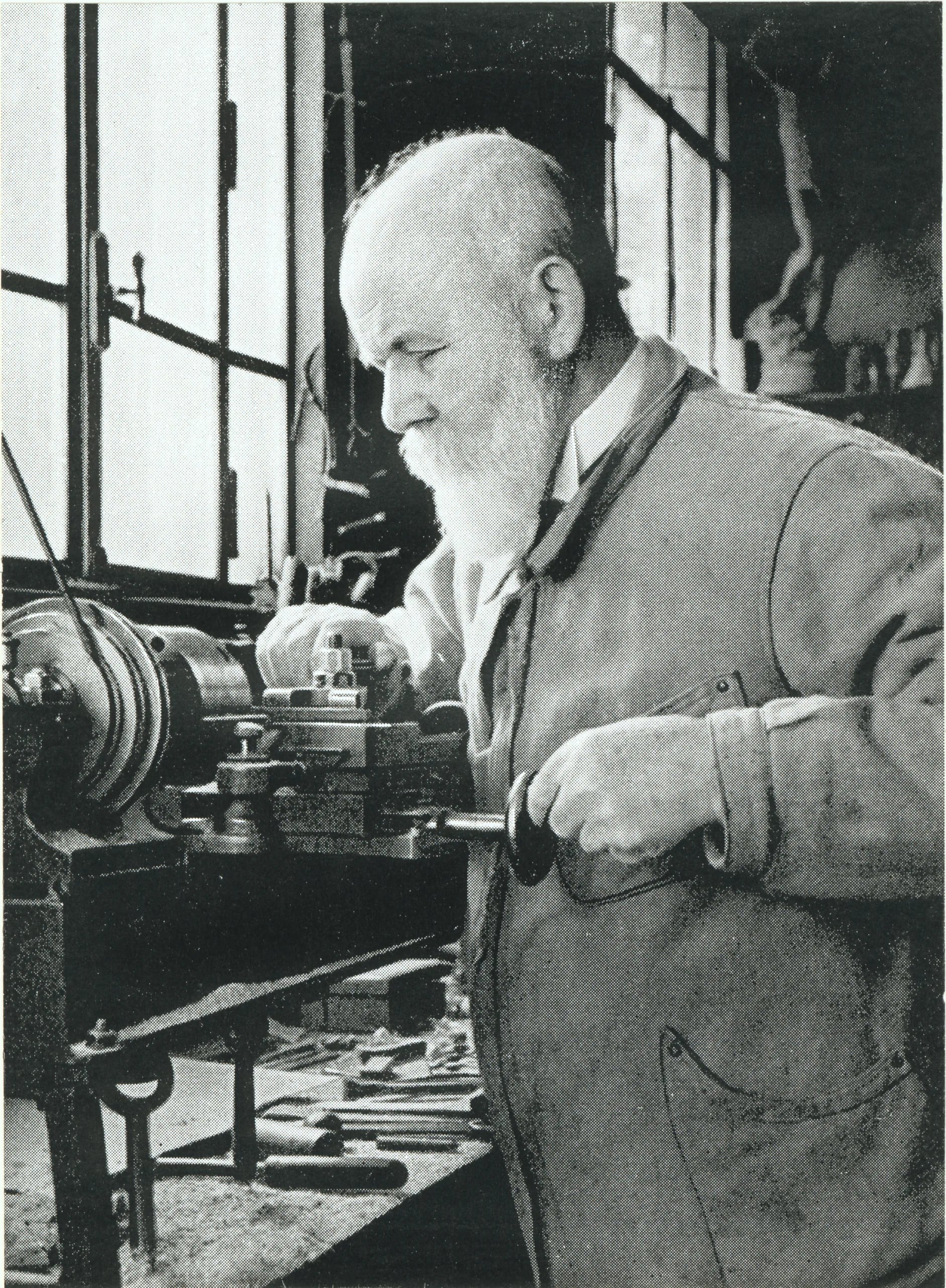 Portrait of René Thury (1860–1938) – memorial page