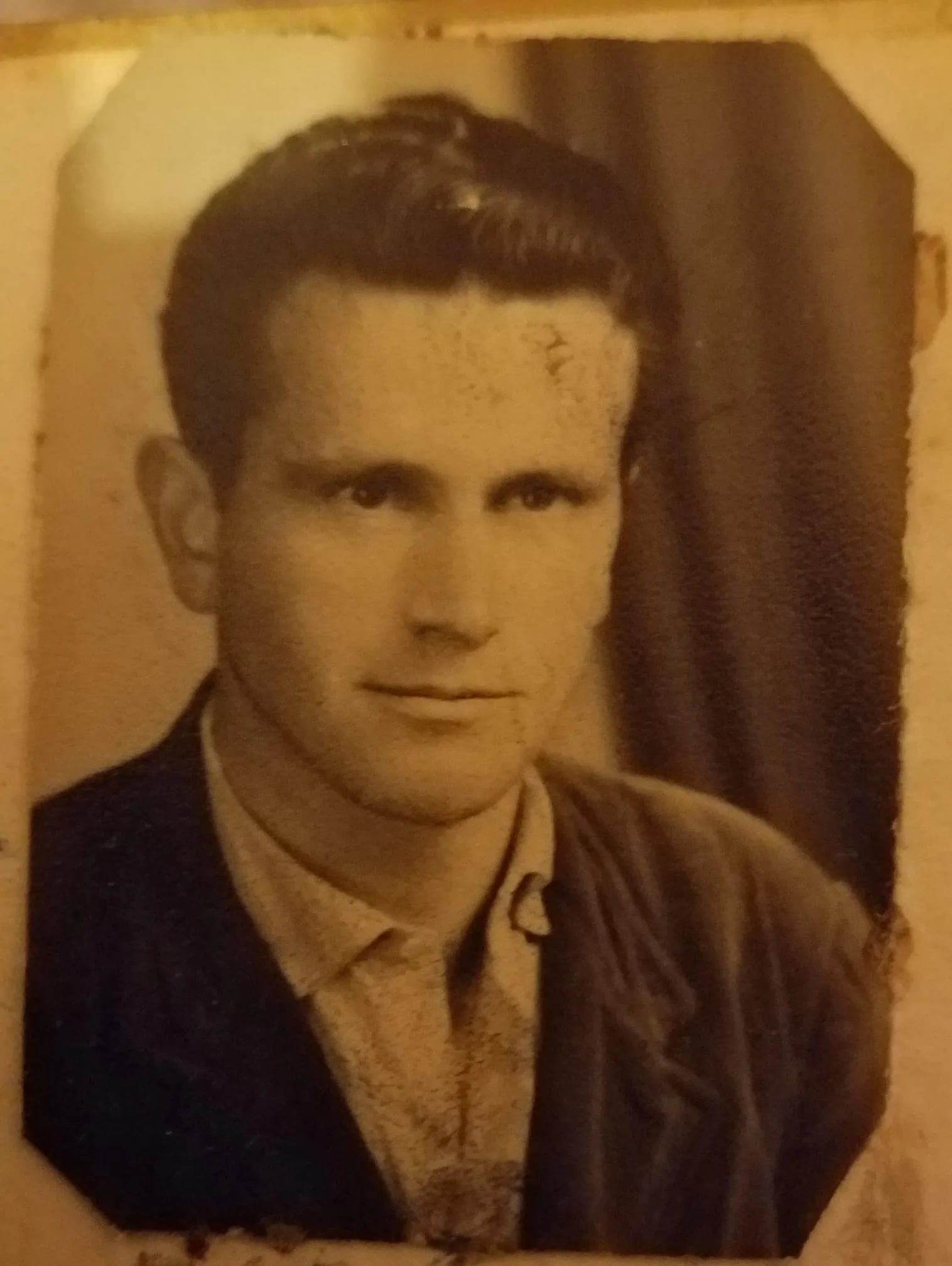 Portrait of Qamil Seit Kërciku (1939–2020) – memorial page