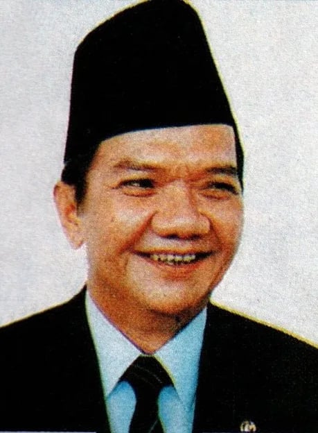 Portrait of Alamsyah Ratu Perwiranegara (1925–1998) – memorial page