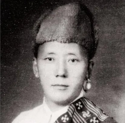 Porträt von Drashi Gyapon Kelsang Dadul (1925–2018) – Gedenkseite