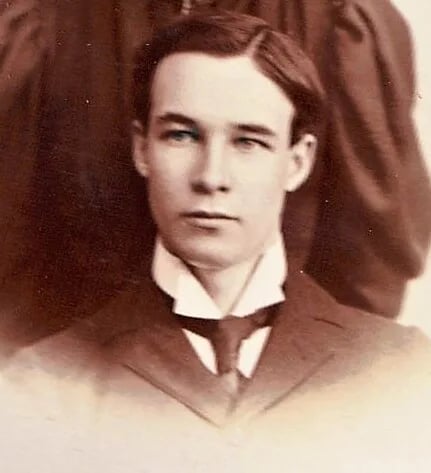 Portrait of Arthur Loveless (1873–1971) – memorial page