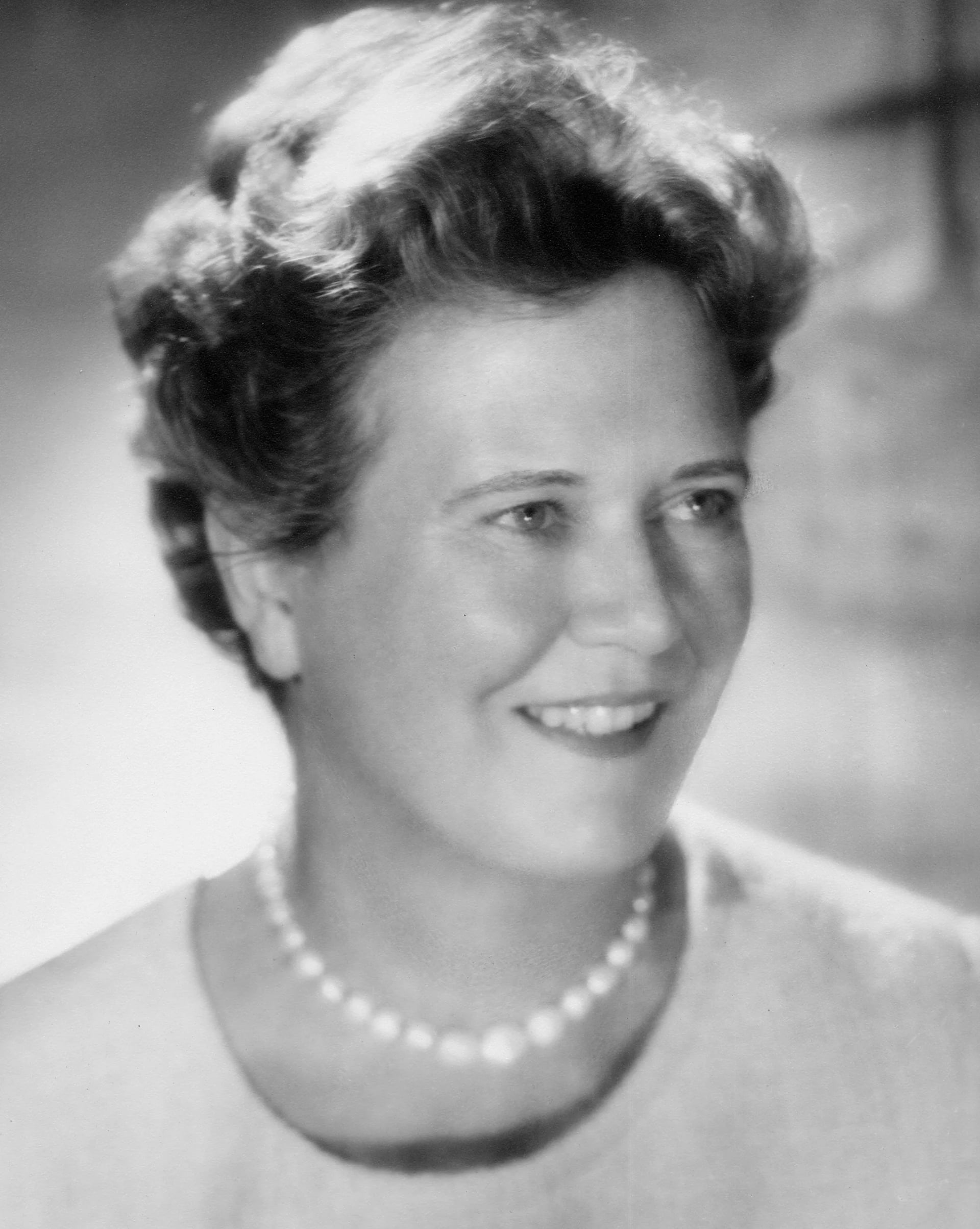 Porträt von Dorothy Buffum Chandler (1901–1997) – Gedenkseite