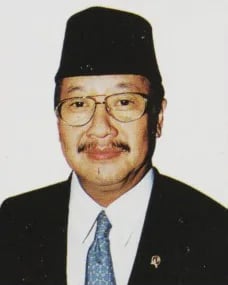 Portrait of Rozik Boedioro Soetjipto (1943–2025) – memorial page