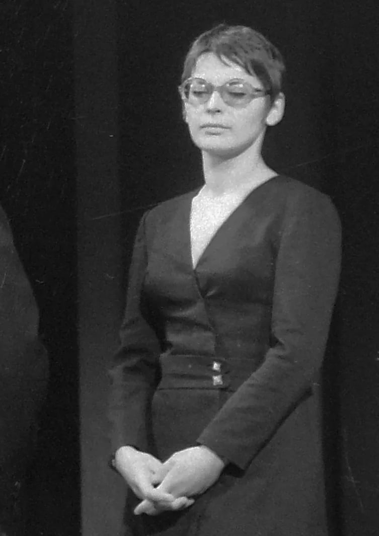 Portrait of Mária Ronyecz (1944–1989) – memorial page
