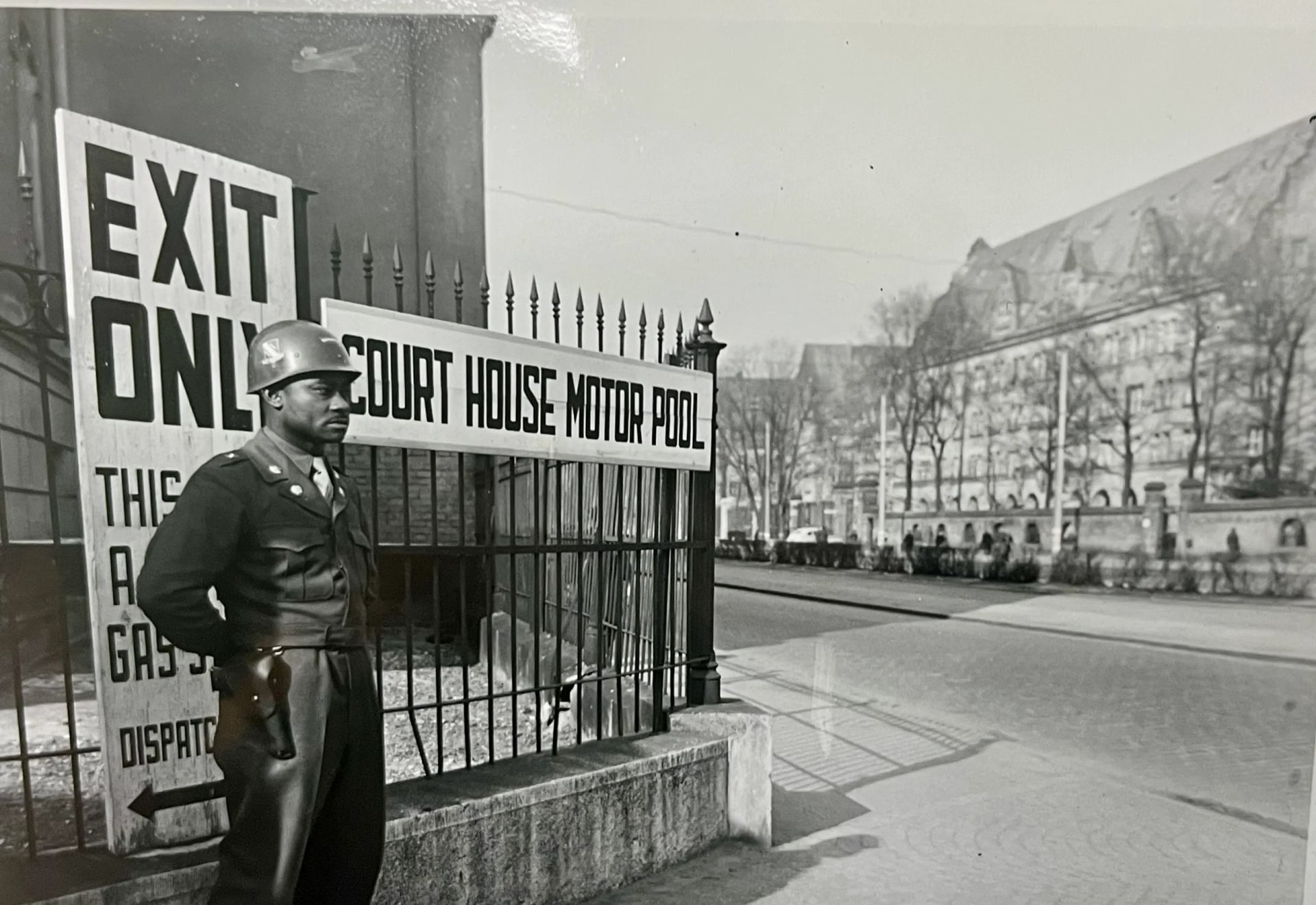 Portrait of Wade D. Glover (1916–1993) – memorial page
