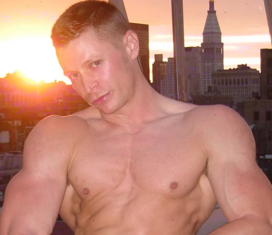 Porträt von Josh Weston (1973–2012) – Gedenkseite