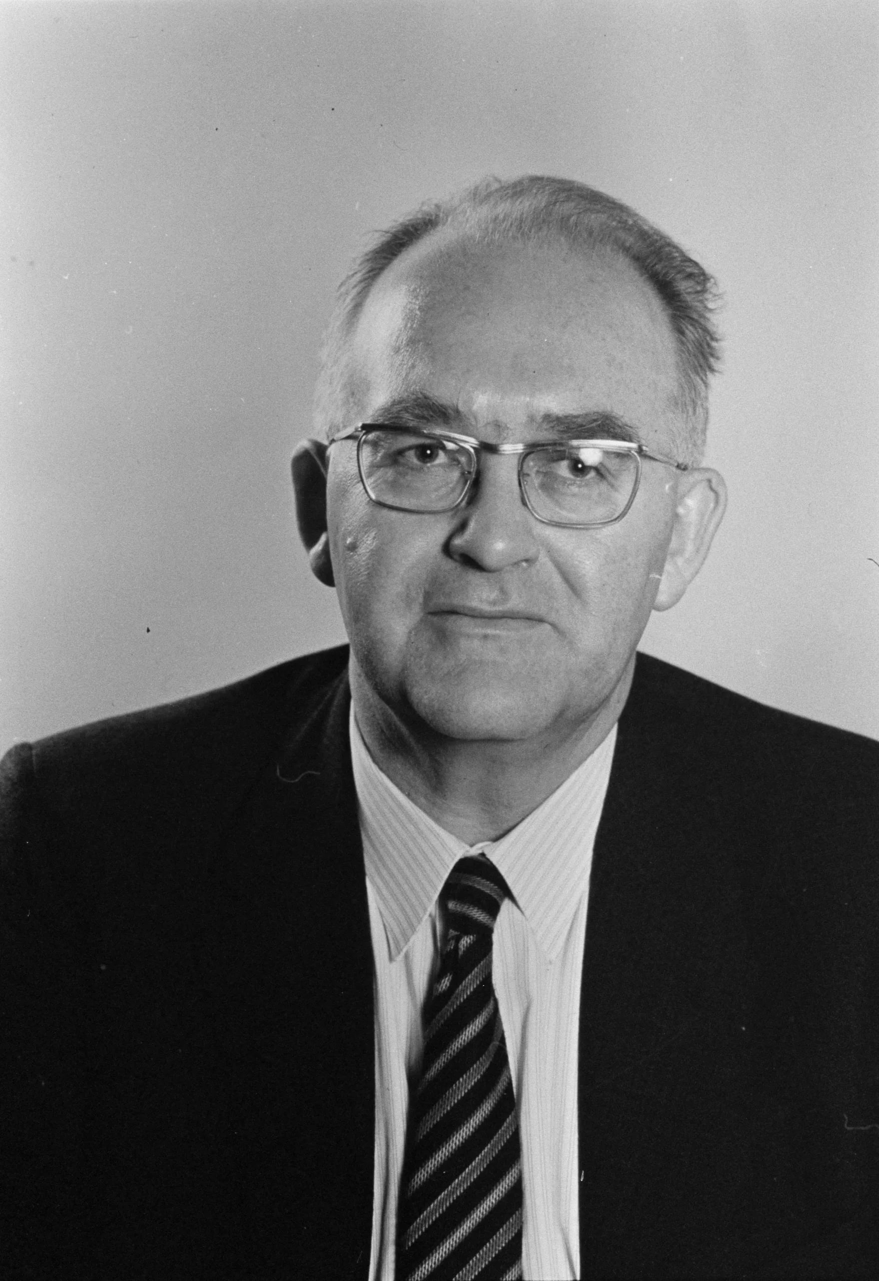 Portrait of Raymond Broger (1916–1980) – memorial page
