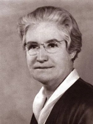 Portrait of Edith Alice Macia (1884–1974) – memorial page