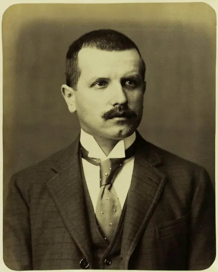 Portrait of Ferdinand Held (1856–1925) – memorial page