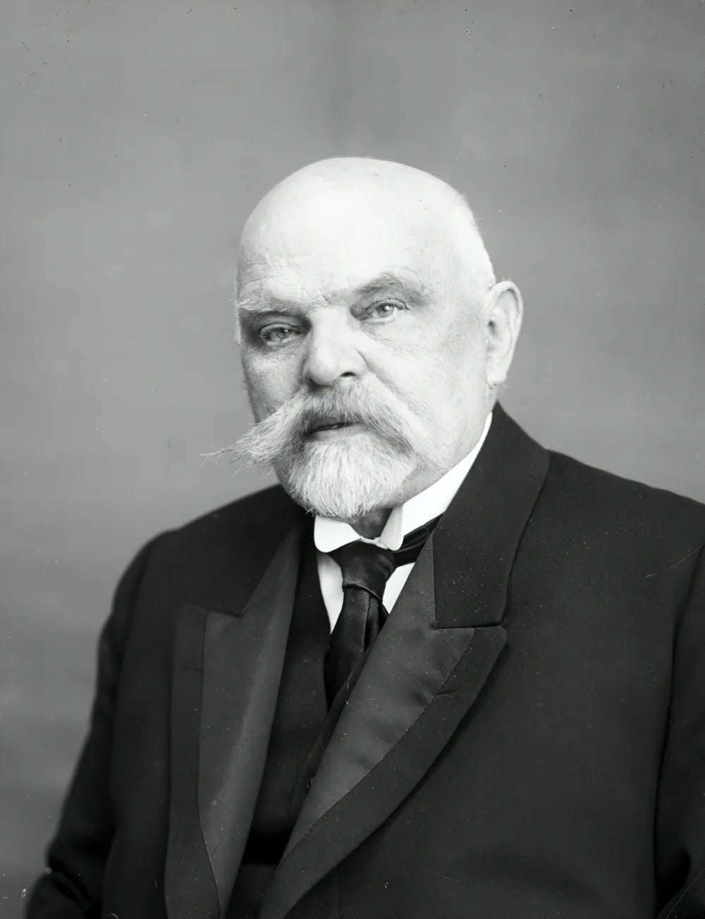 Porträt von Paul Vittorelli (1851–1932) – Gedenkseite