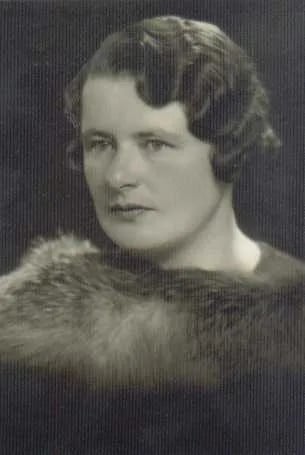 Portrait of Vanda Daugirdaitė-Sruogienė (1899–1997) – memorial page