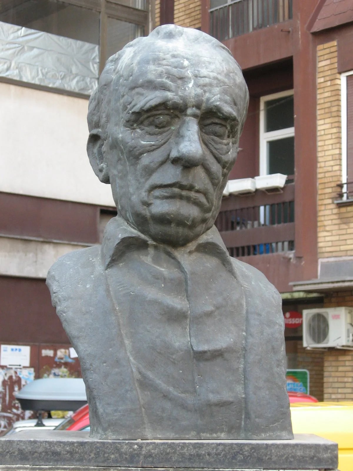 Porträt von Dušan Radović (1922–1984) – Gedenkseite