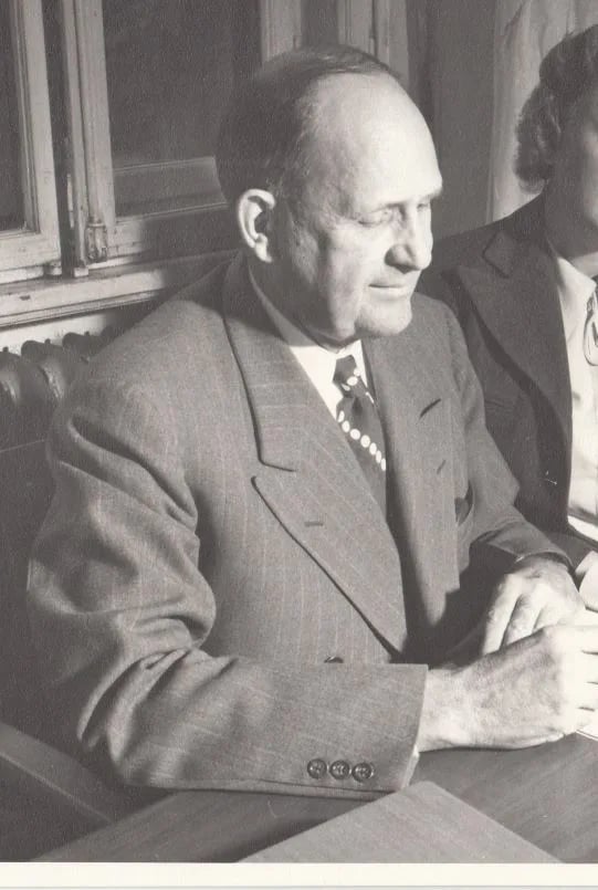 Porträt von Lee Wyatt (1890–1960) – Gedenkseite