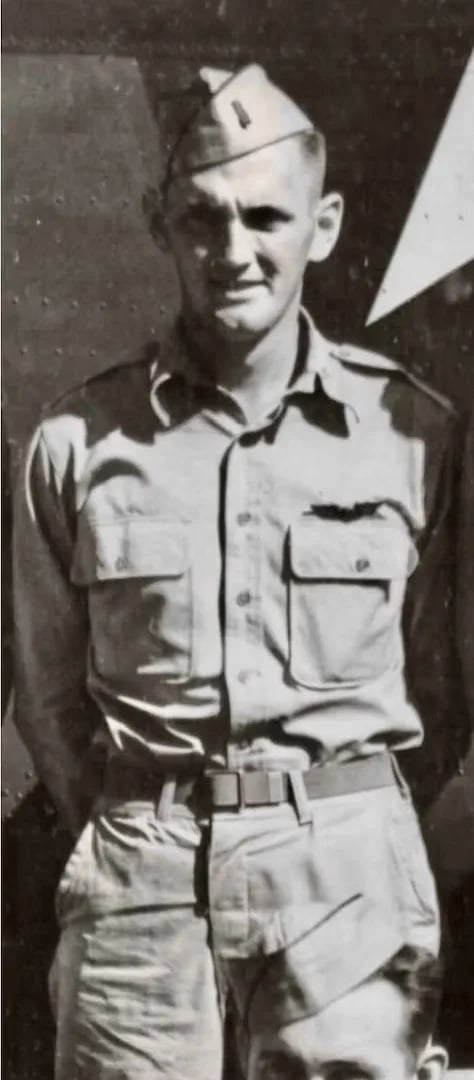 Portrait of John Elbridge McLauchlen Jr. (1918–1943) – memorial page
