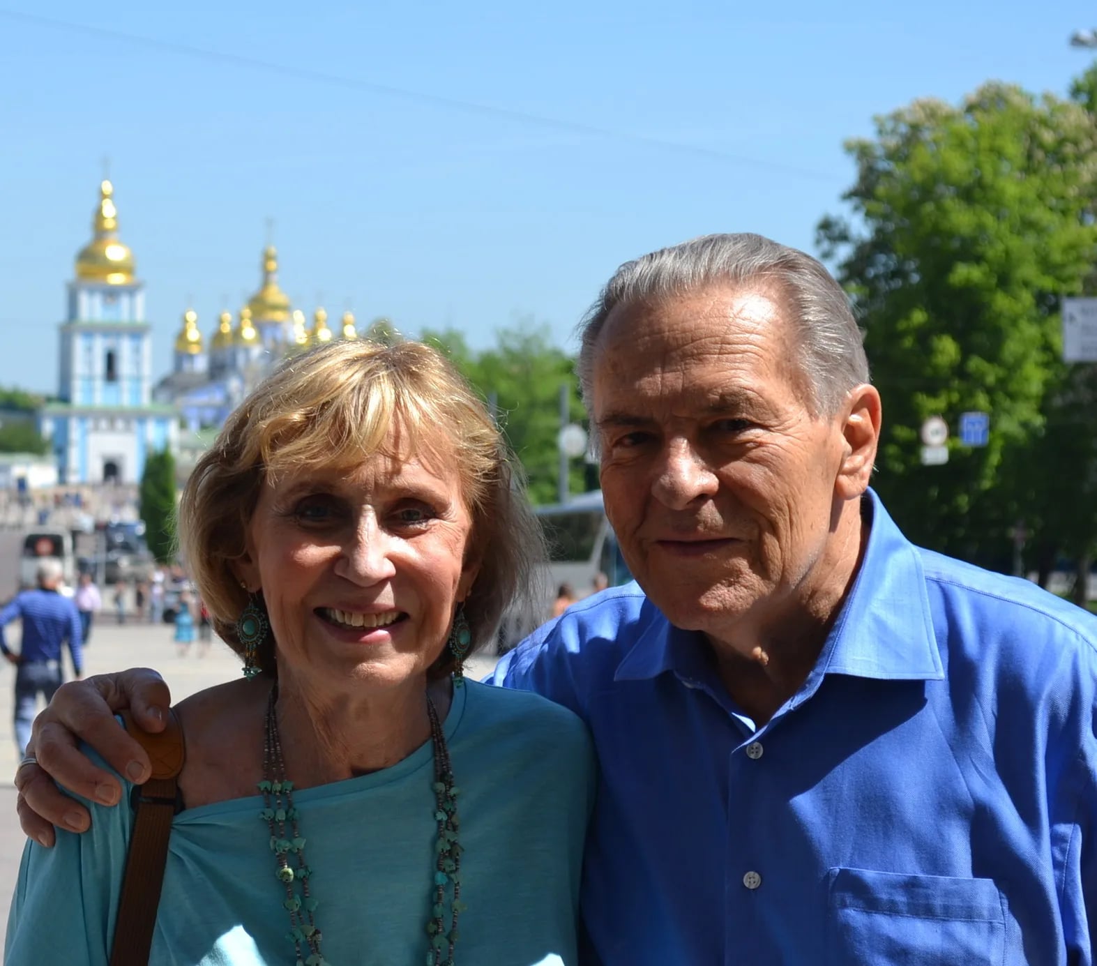 Portrait of Christina Grof (1941–2014) – memorial page