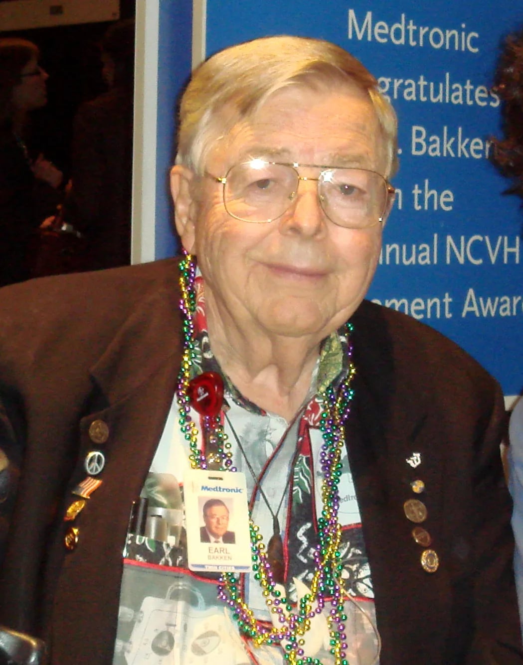 Porträt von Earl Bakken (1924–2018) – Gedenkseite