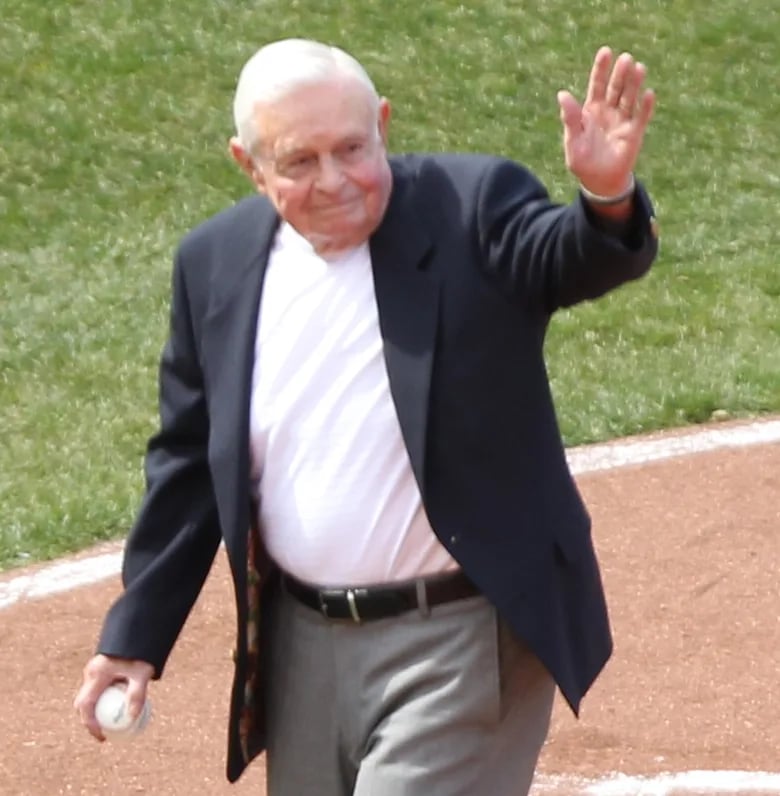 Portrait of Earl Weaver (1930–2013) – memorial page