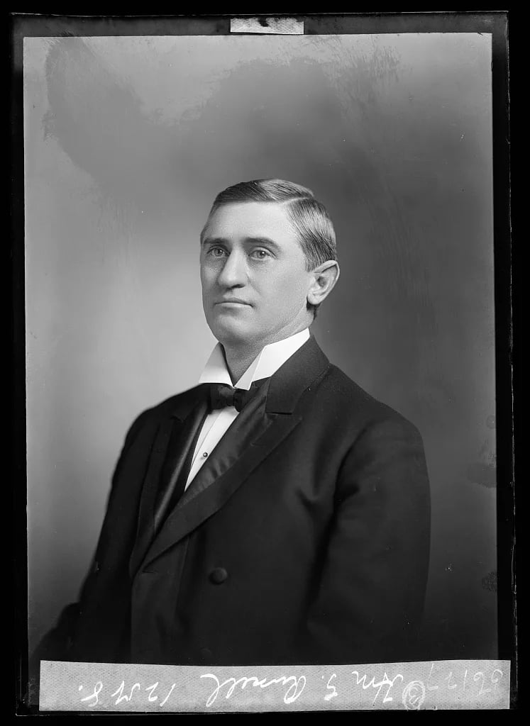 Portrait of Gordon J. Russell (1859–1919) – memorial page