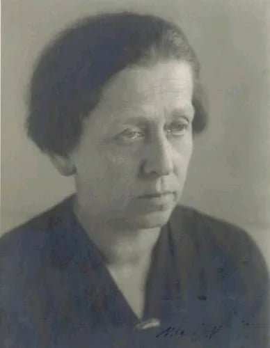 Portrait of Marija Kmet (1891–1974) – memorial page