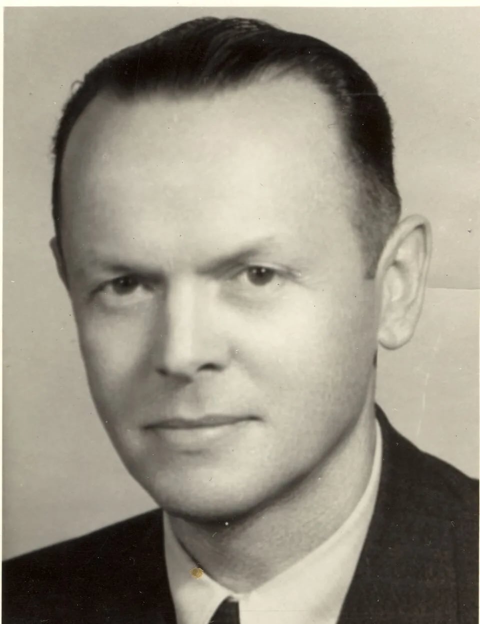 Portrait of Pavel Lunaček (1900–1955) – memorial page