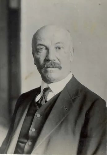 Portrait of Simon Dolar (1877–1966) – memorial page