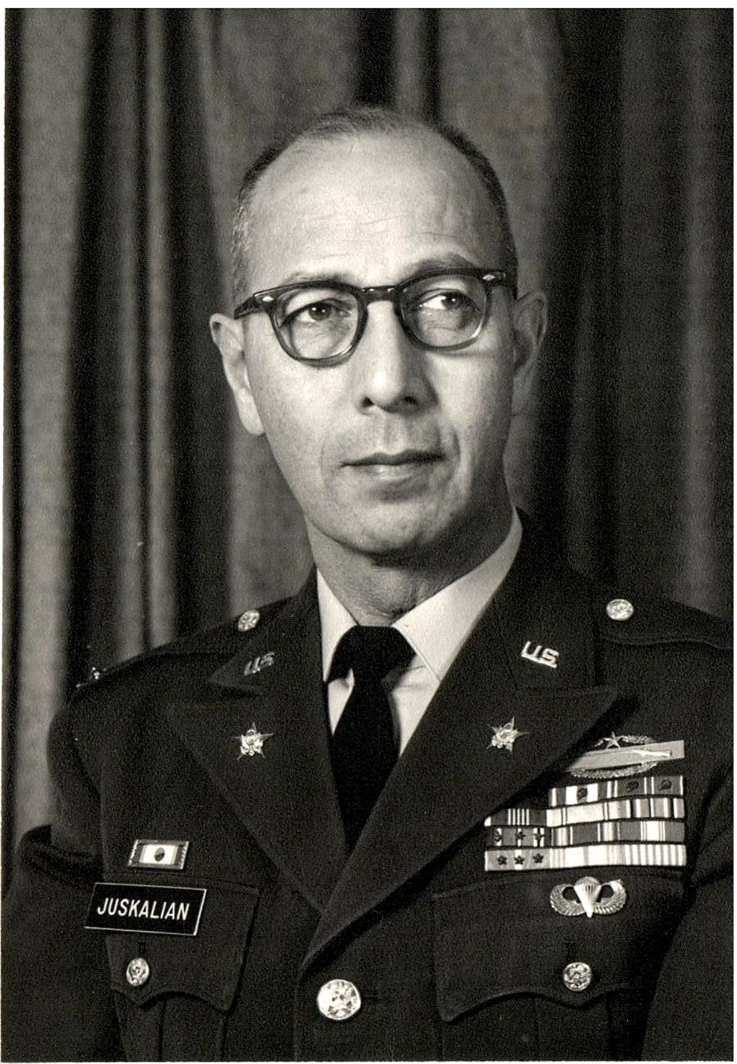 Porträt von George Juskalian (1914–2010) – Gedenkseite