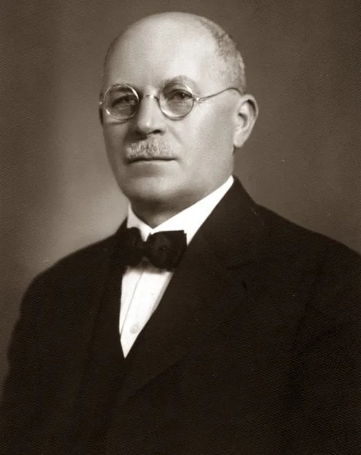 Portrait of Jakab Schenk (1876–1945) – memorial page