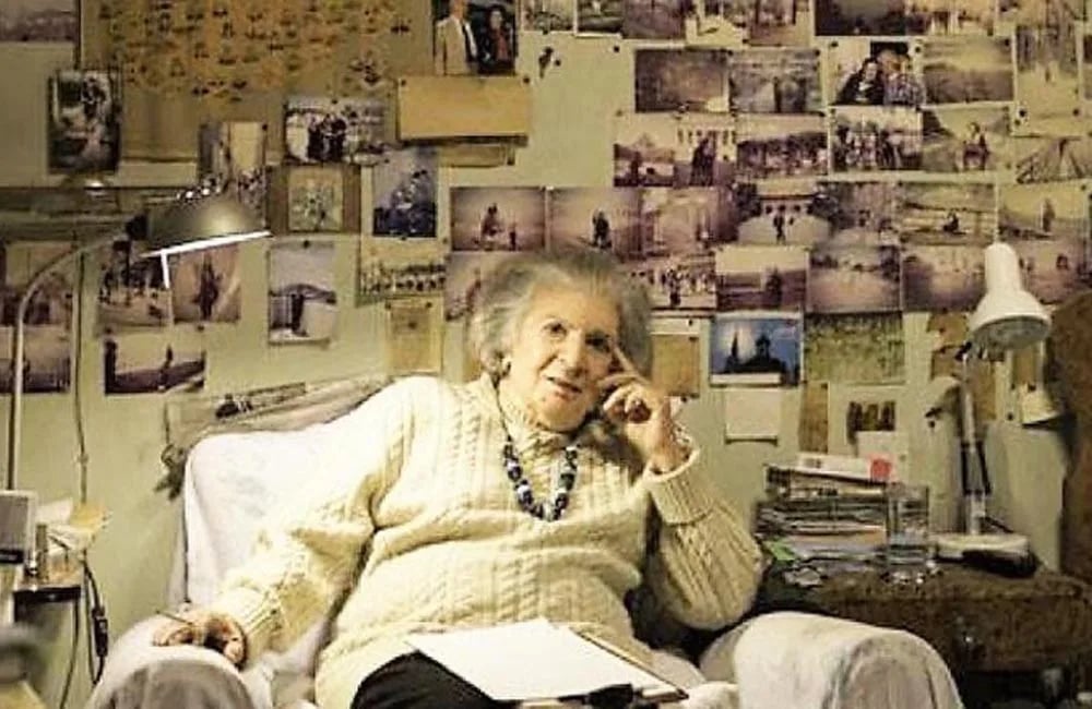 Portrait of Ēbē Meleagrou (1928–2019) – memorial page