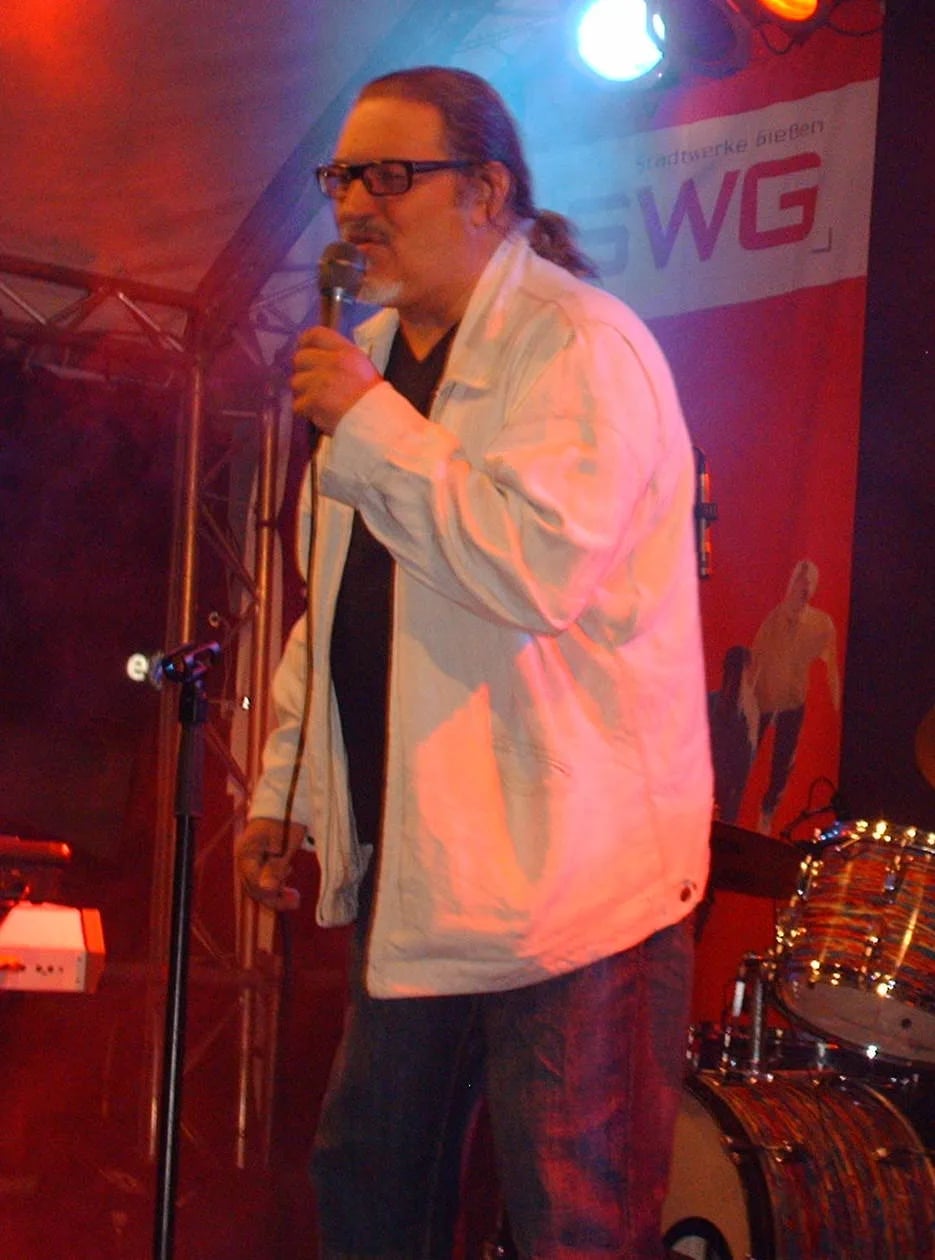 Porträt von Edo Zanki (1952–2019) – Gedenkseite