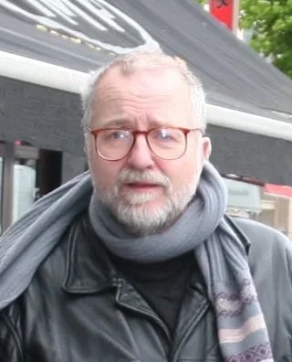 Portrait of Tron Øgrim (1947–2007) – memorial page