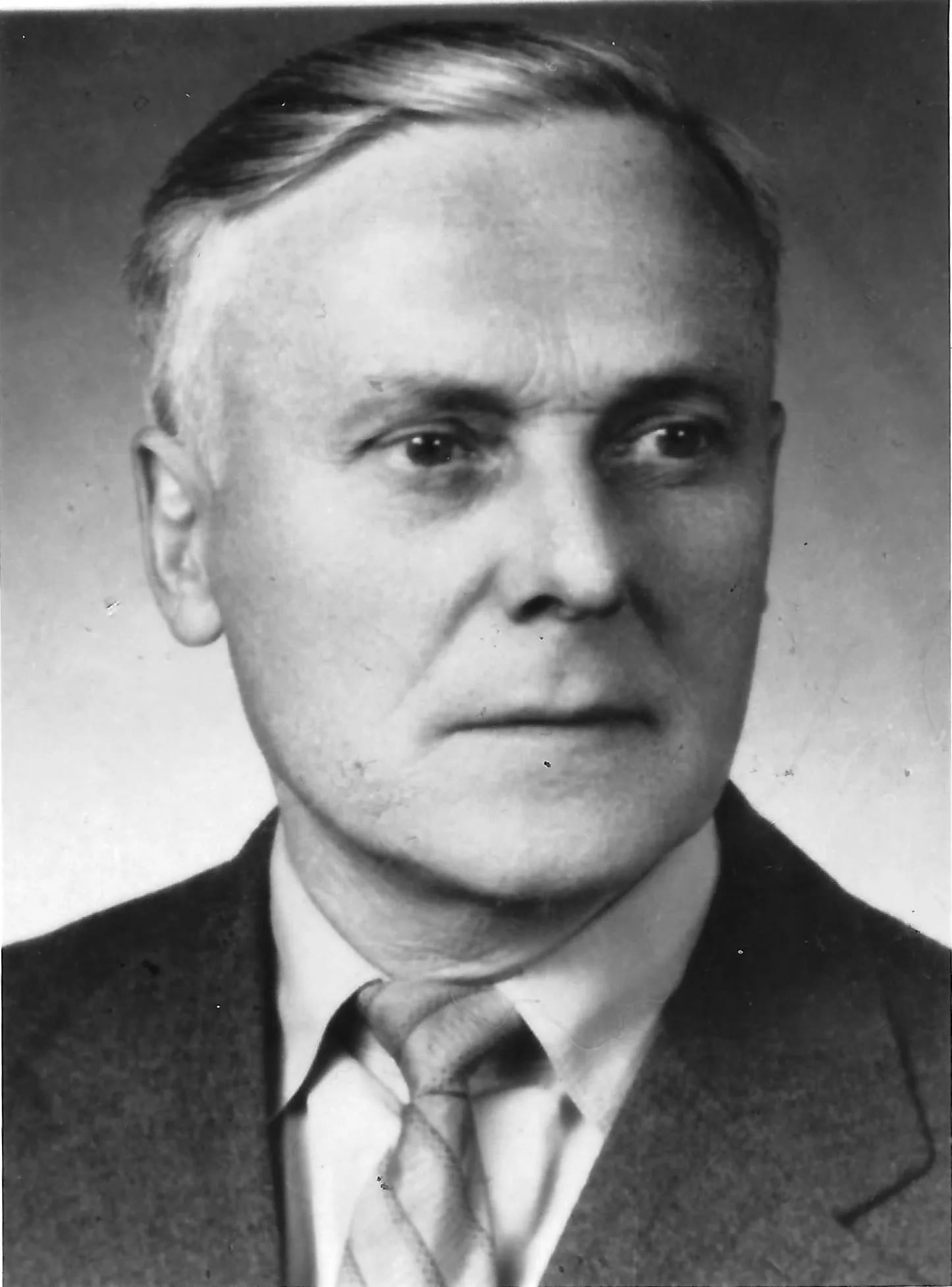 Portrait of Kazimierz Bessendowski (1901–1977) – memorial page