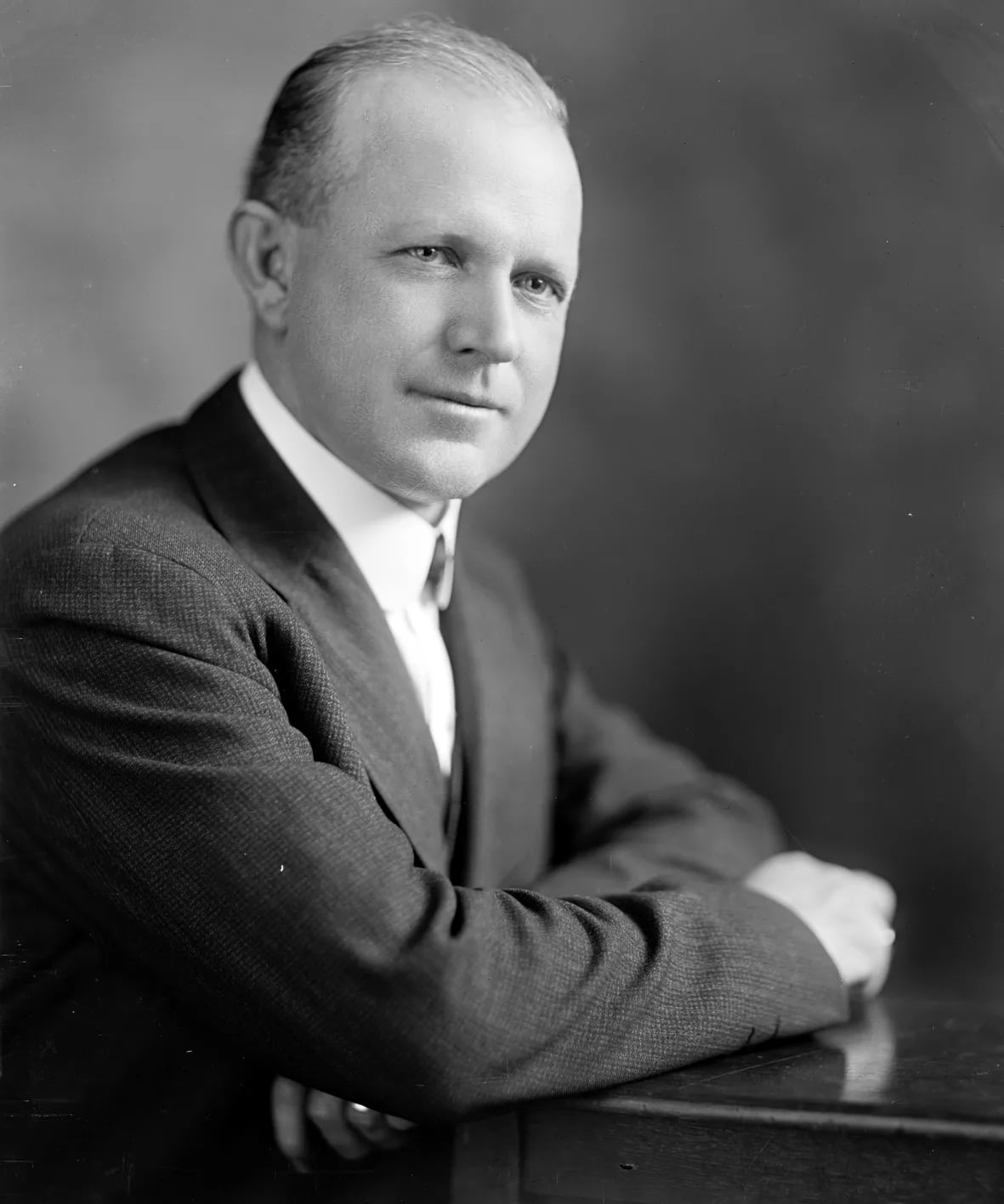 Porträt von Edward C. Mann (1880–1931) – Gedenkseite