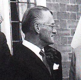 Portrait of Wilfrid Brambell (1912–1985) – memorial page