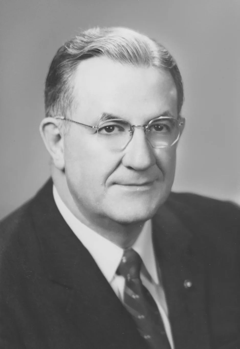 Portrait of Edward V. Long (1908–1972) – memorial page