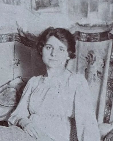Porträt von Louise Alix (1888–1980) – Gedenkseite
