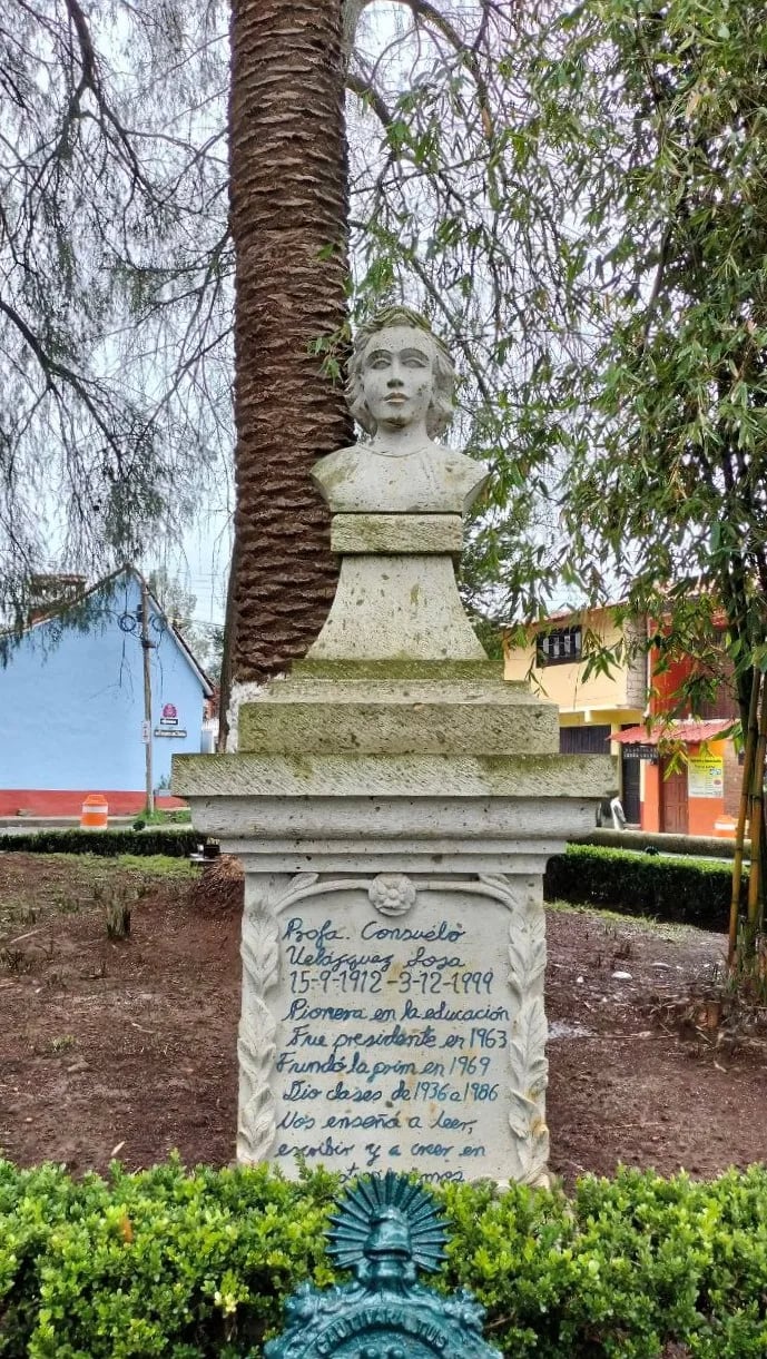 Portrait of Consuelo Velásquez Sosa (1912–1999) – memorial page