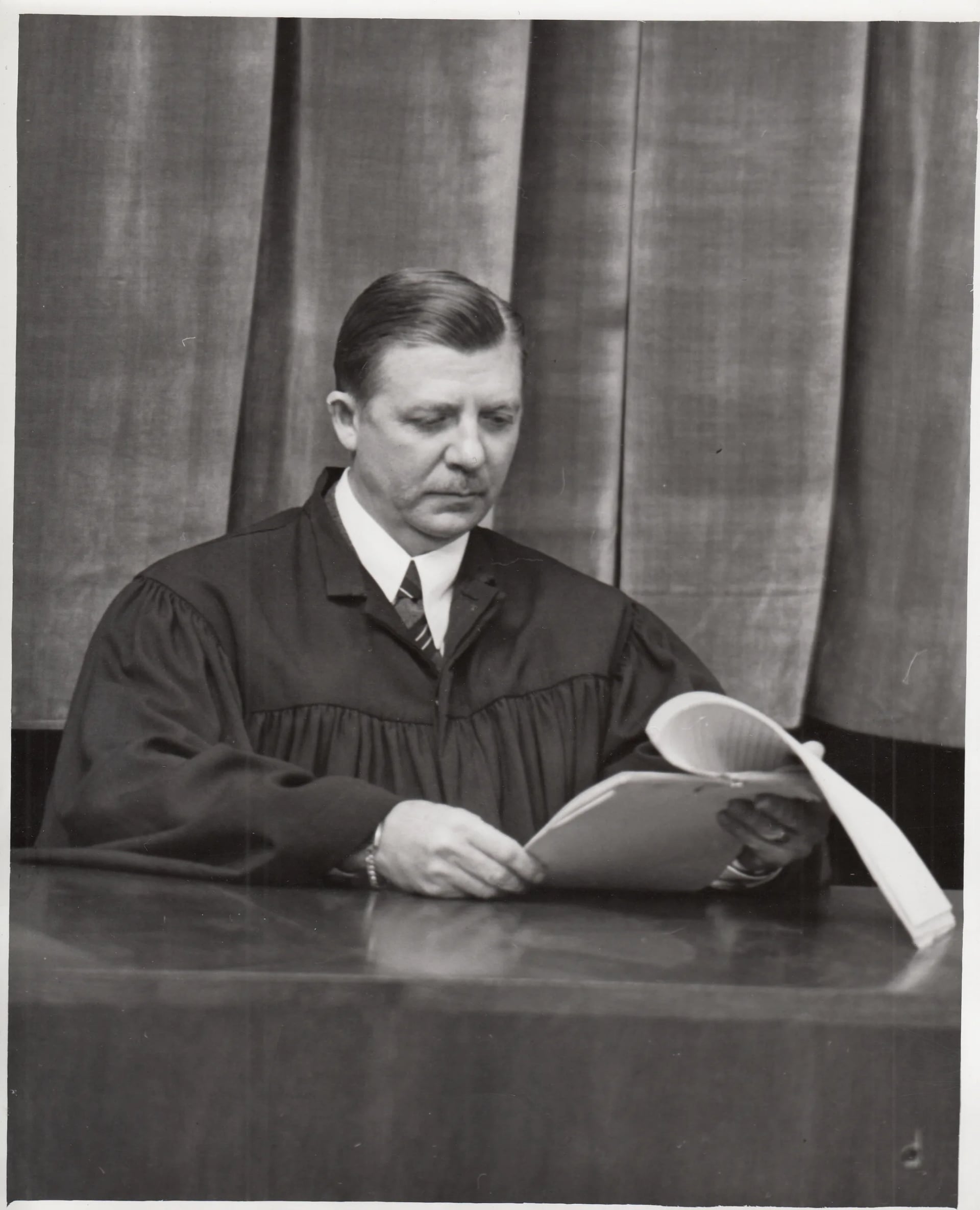 Portrait of Victor C. Swearingen (1899–1968) – memorial page