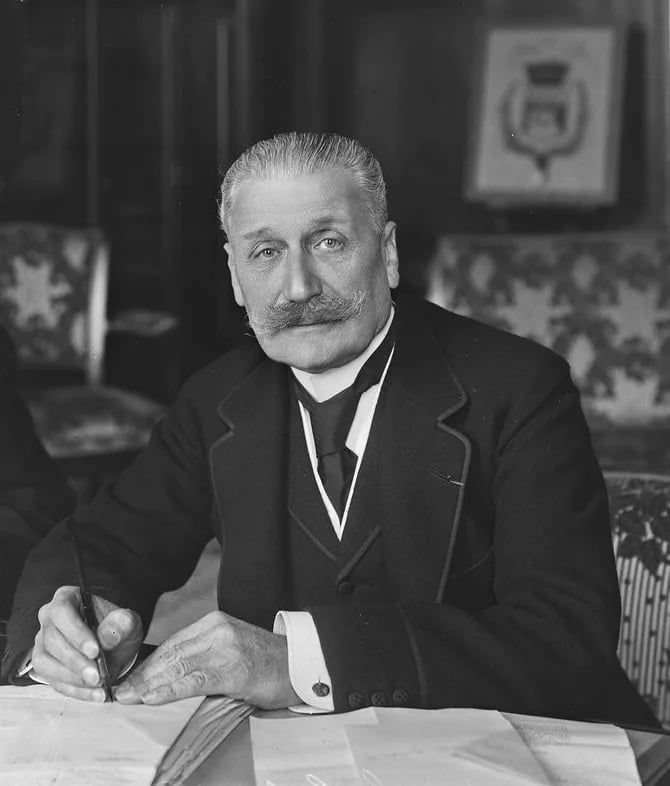 Porträt von Jean-Maurice Le Corbeiller (1859–1936) – Gedenkseite