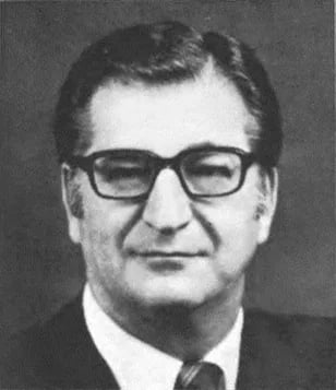 Portrait of Garry E. Brown (1923–1998) – memorial page