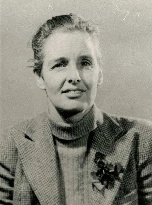 Portrait of Joan du Plat Taylor (1906–1983) – memorial page
