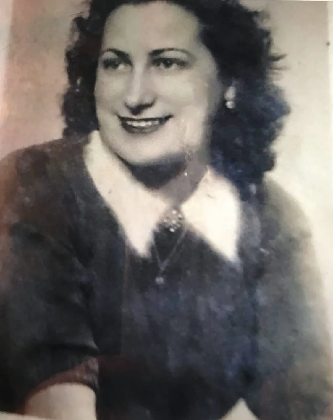 Portrait of Mayi Arriaga Garmendia (1922–1981) – memorial page