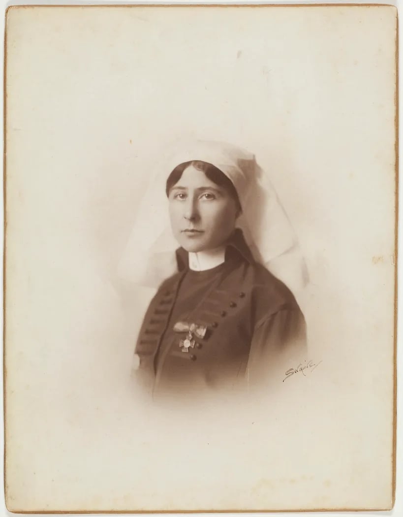 Portrait of Nora Kathleen Fletcher (1880–1976) – memorial page